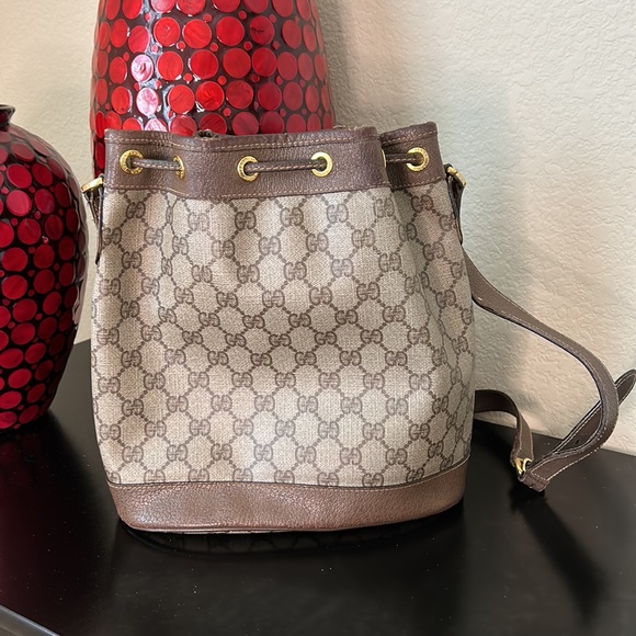 Gucci G Logo Bucket Bag with COA included - Picture 3 of 16